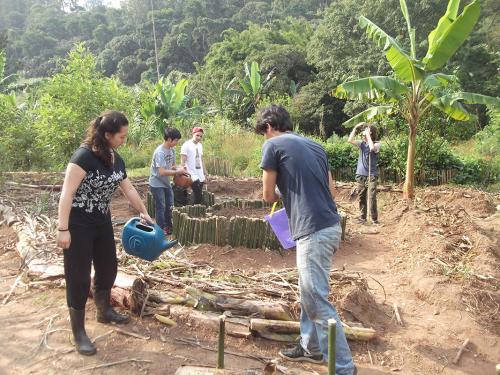 Educação-e-meio-ambiente---Horta-Educativa-Horizonte-Azul